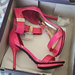 Jennifer Lopez Hot Pink Heels